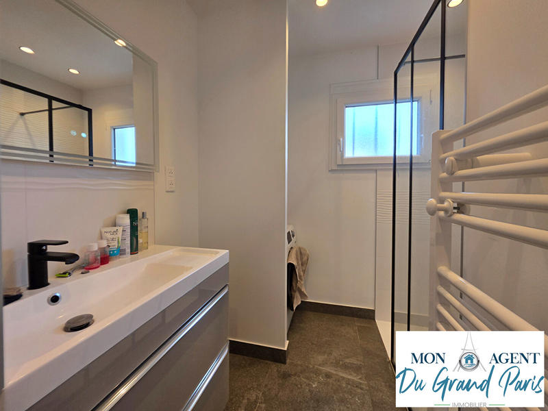 Maison - 137 m² - 6 pièces