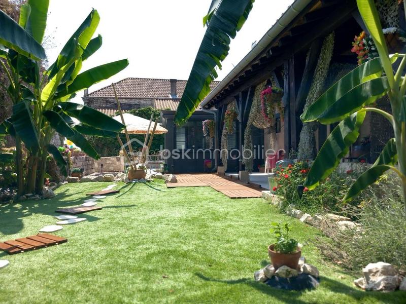 Propriété - 181 m² - 5 pièces