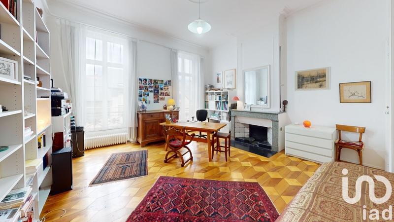 Appartement - 215 m² - 6 pièces