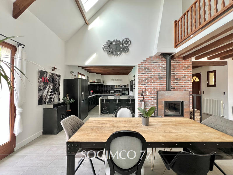 Maison - 197 m² - 7 pièces