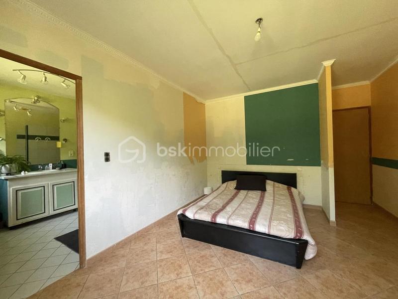 Maison traditionnelle - 270 m² - 7 pièces