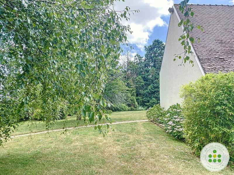 Maison - 330 m² - 8 pièces
