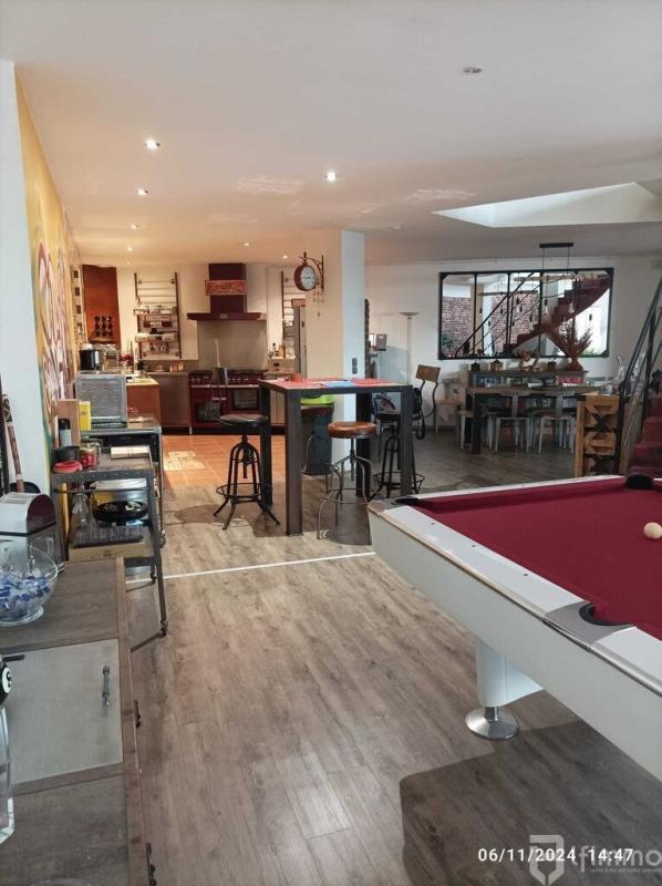 Loft - 376 m² - 7 pièces