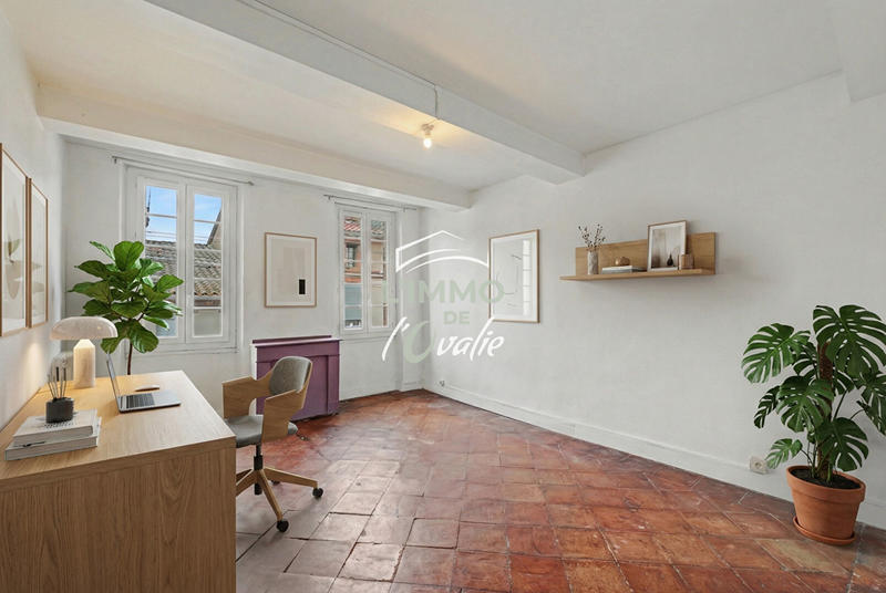 Maison - 327 m² - 9 pièces