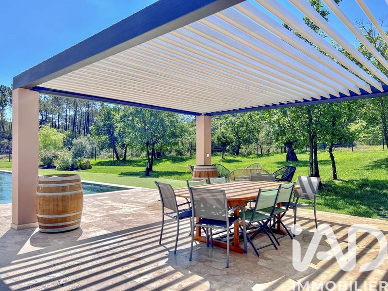 Maison - 290 m² - 8 pièces