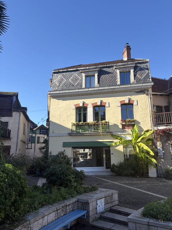 Local d'activités - 96 m² - 6 pièces