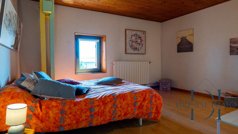 Maison - 350 m² - 7 pièces