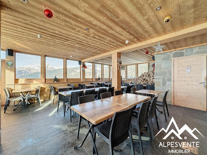 Châlet - 285 m² - 10 pièces