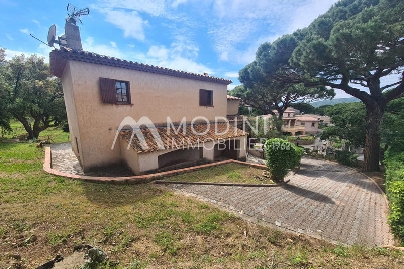Maison - 227 m² - 8 pièces