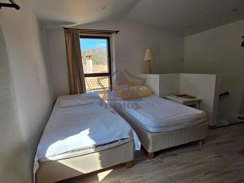 Demeure - 151 m² - 5 pièces