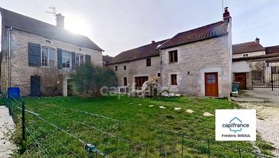 Propriété - 259 m² - 8 pièces