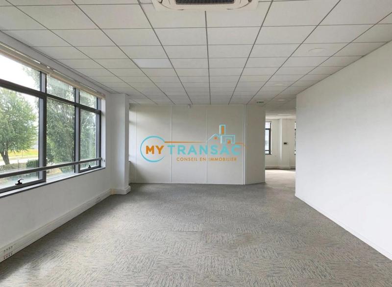 Local d'activités - 3 290 m²