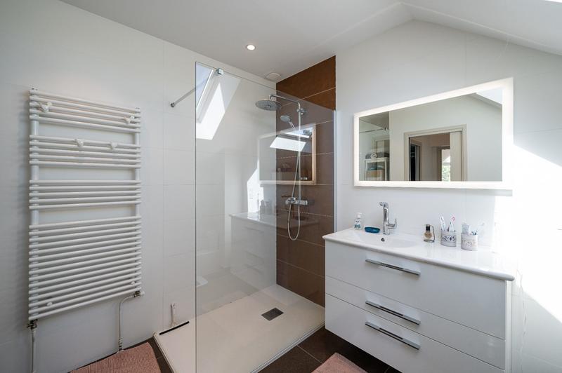 Maison - 180 m² - 7 pièces