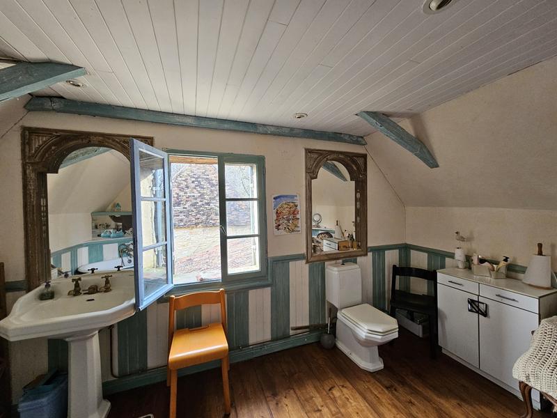 Maison traditionnelle - 240 m² - 7 pièces