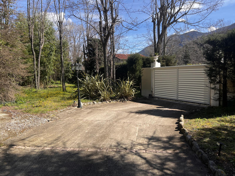 Maison - 310 m² - 5 pièces