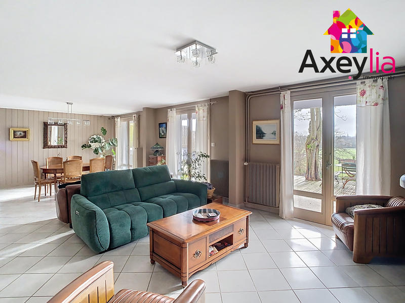 Maison - 303 m² - 10 pièces