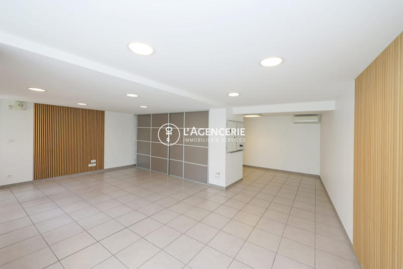 Local commercial - 136 m²