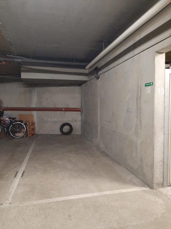 Parking / Garage - 12 m²