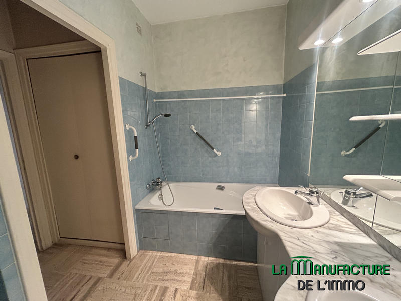 Appartement - 151 m² - 6 pièces