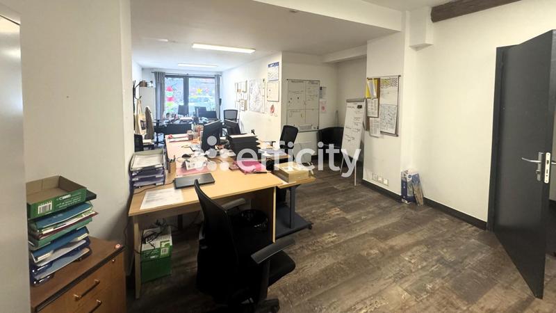 Bureau - 636 m² - 10 pièces