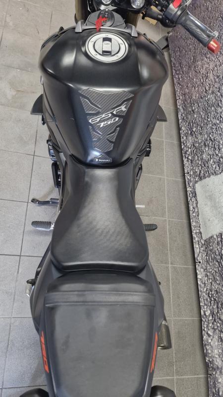 Suzuki Gsr 750