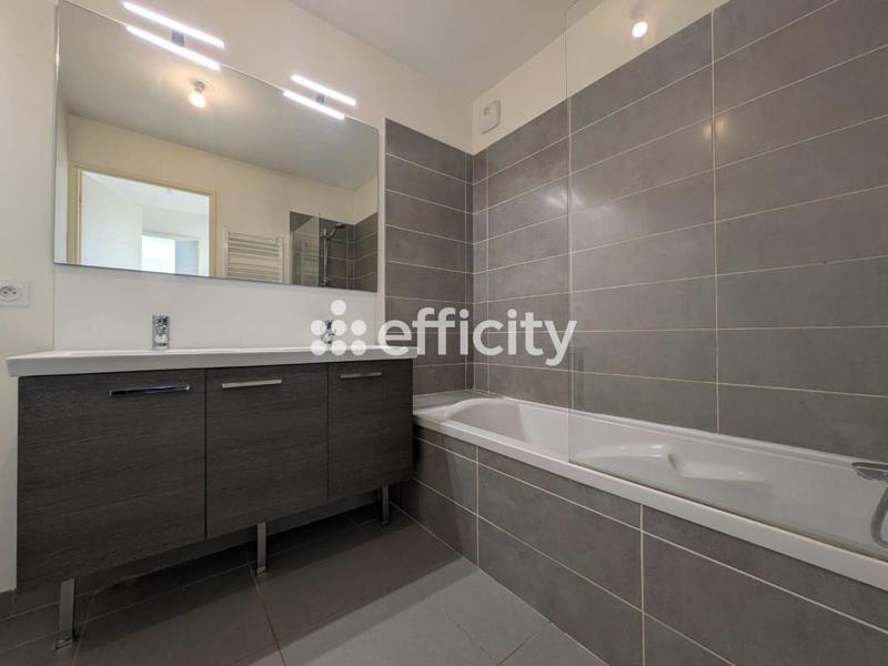 Appartement - 77 m² - 4 pièces