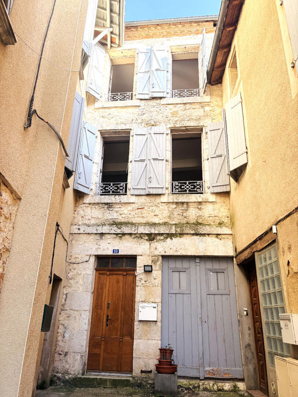 Maison - 202 m² - 6 pièces