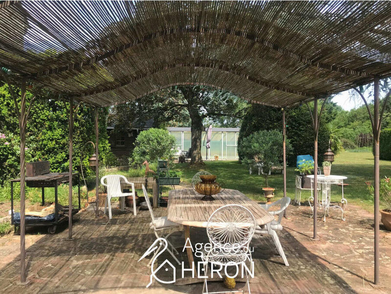 Propriété - 355 m² - 14 pièces