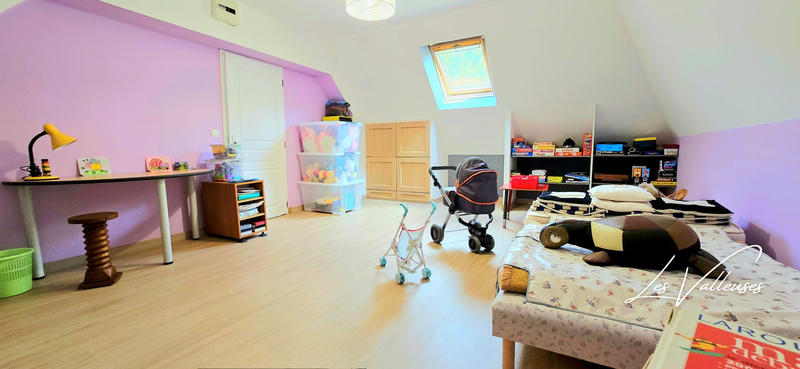 Maison - 213 m² - 8 pièces