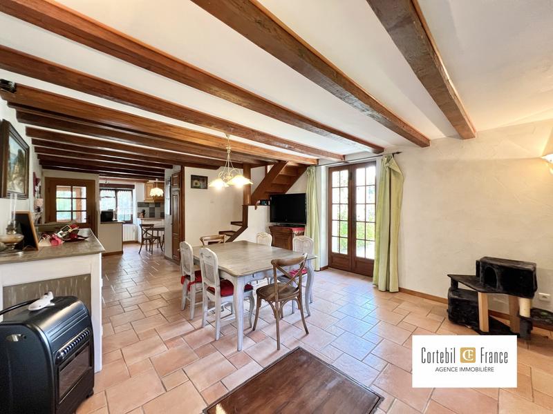 Maison - 270 m² - 5 pièces