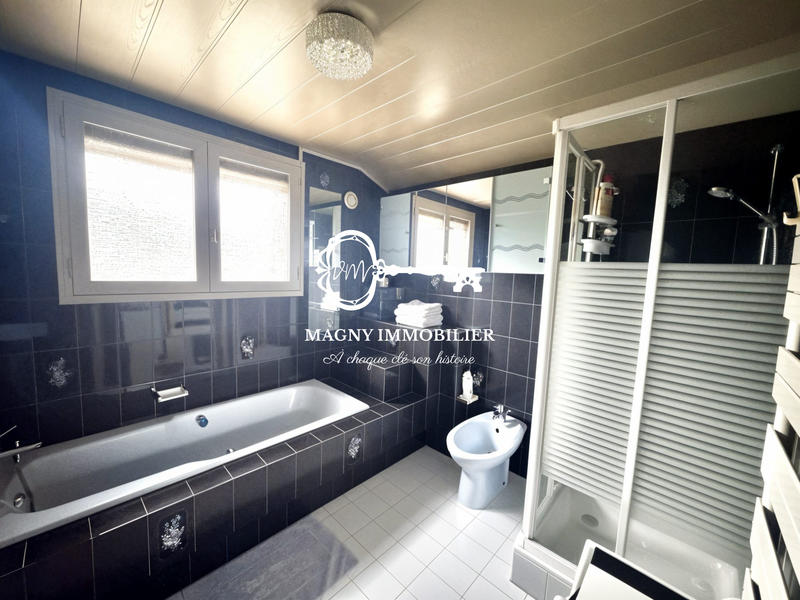 Maison traditionnelle - 140 m² - 6 pièces