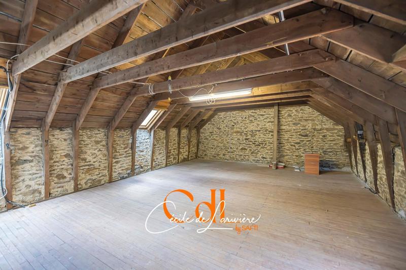 Maison - 223 m² - 8 pièces