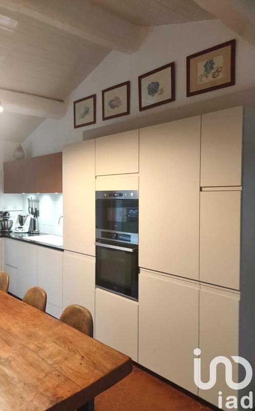 Maison - 230 m² - 6 pièces