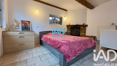 Maison - 235 m² - 5 pièces