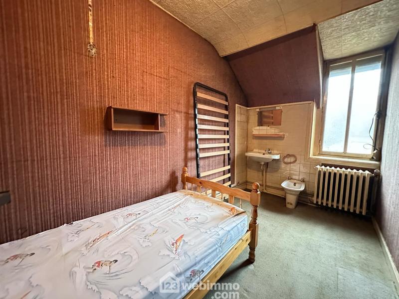 Maison - 305 m² - 12 pièces