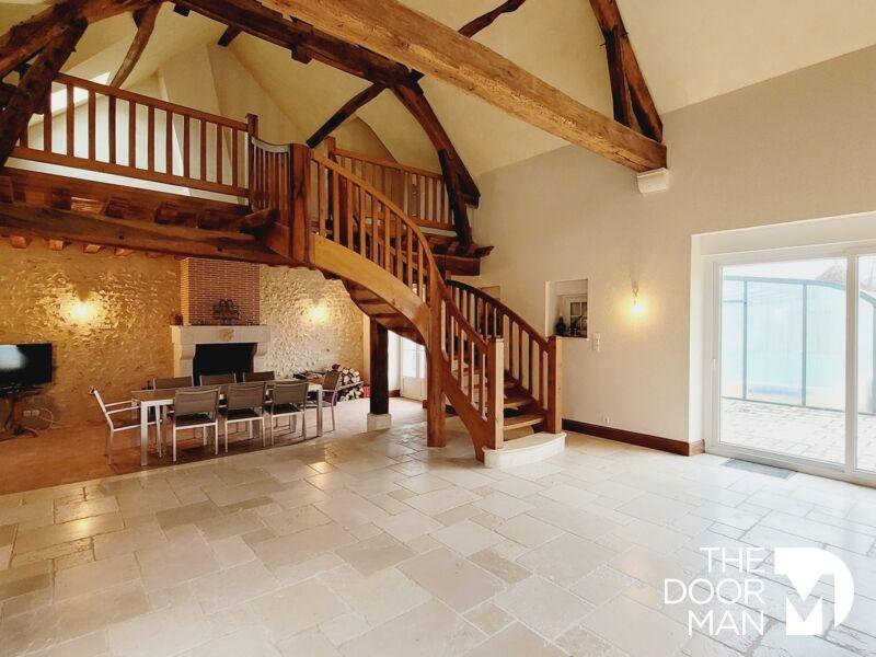 Propriété - 367 m² - 9 pièces