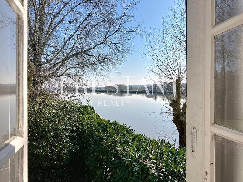 Maison - 415 m² - 10 pièces