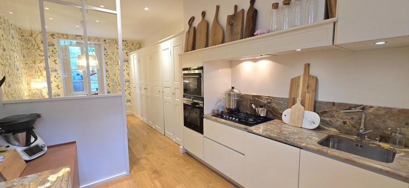 Maison - 180 m² - 9 pièces