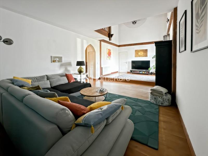 Maison - 202 m² - 5 pièces