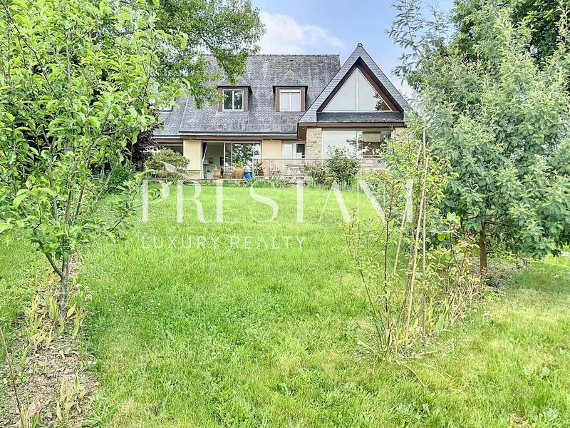 Maison - 157 m² - 7 pièces