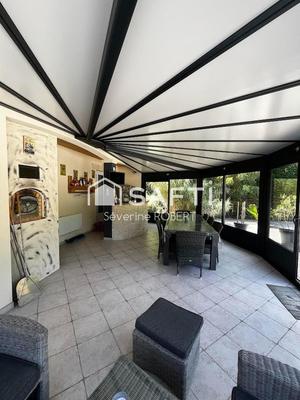 Maison - 147 m² - 8 pièces