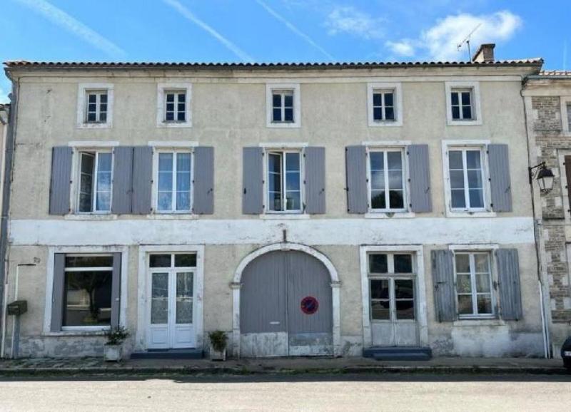 Maison - 294 m² - 8 pièces