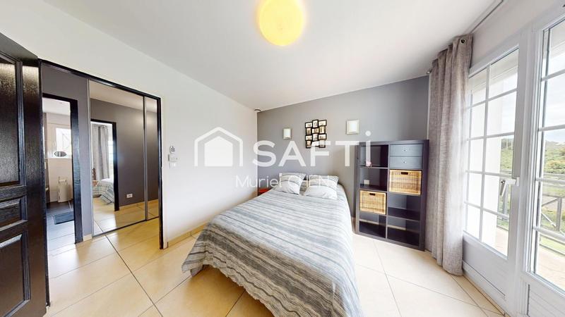 Villa - 321 m² - 10 pièces