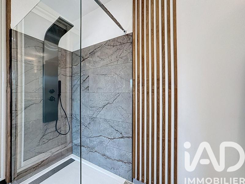 Maison - 207 m² - 8 pièces