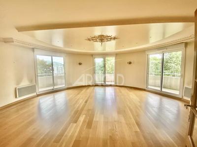 Appartement - 168 m² - 5 pièces