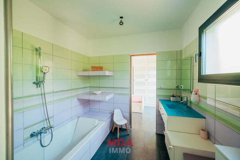 Maison contemporaine - 135 m² - 4 pièces