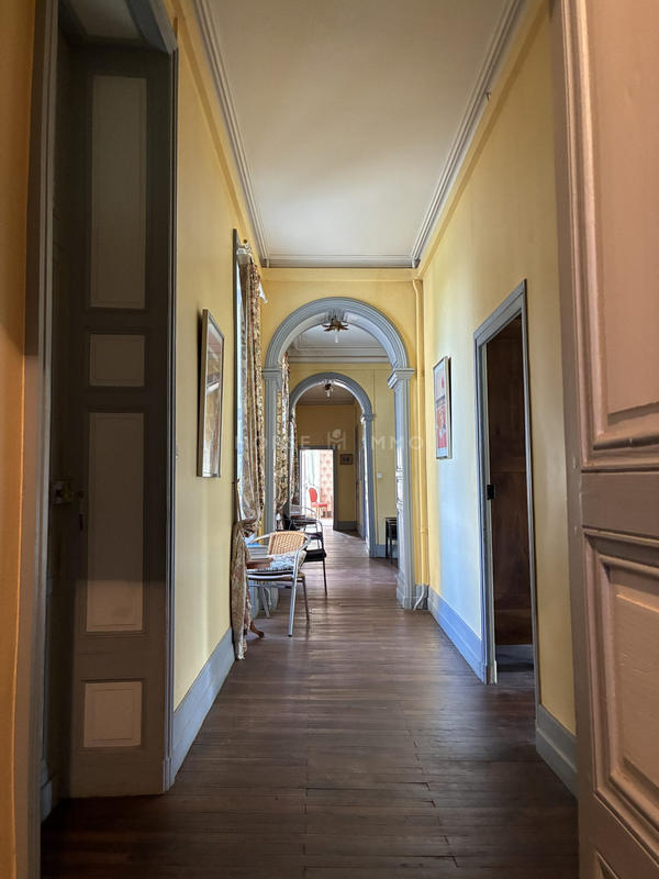 Château - 483 m² - 10 pièces