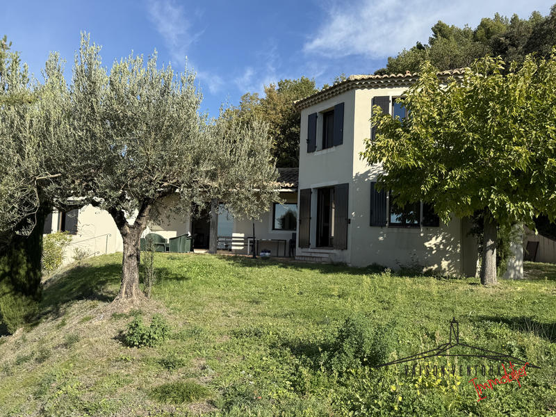 Villa - 174 m² - 6 pièces