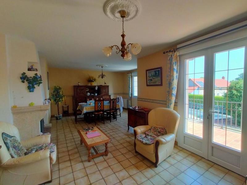 Maison - 93 m² - 5 pièces