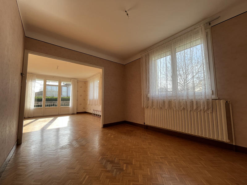 Maison - 92 m² - 5 pièces